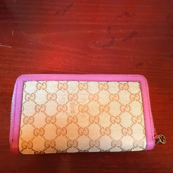 Authentic Gucci zippy wallet - Picture 2 of 8